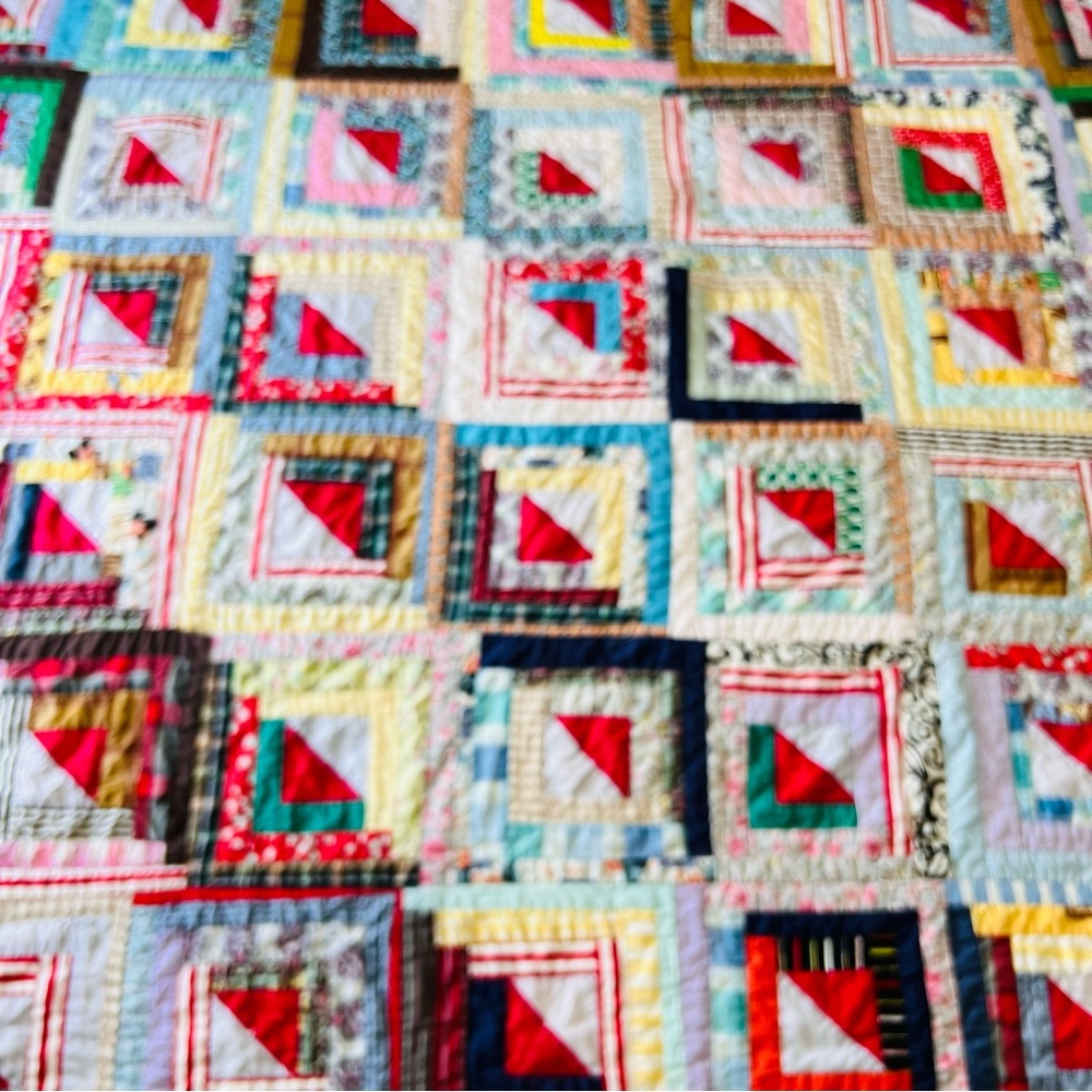 Colorful Patchwork Quilt with Geometric Patterns - Picture 8 of 12